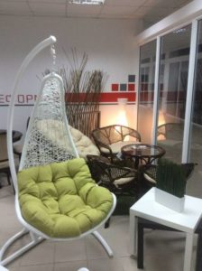 подвесное кресло в дизайне интерьера
